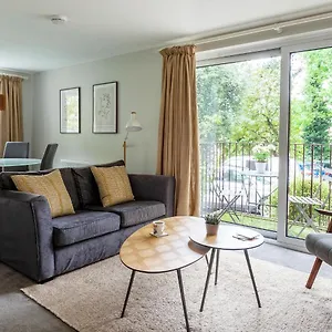 https://2-hedgemead-court.tophotelsbath.com